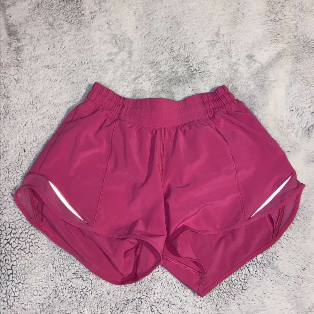 Sonic Pink Lululemon Hotty Hot Low-Rise 4”